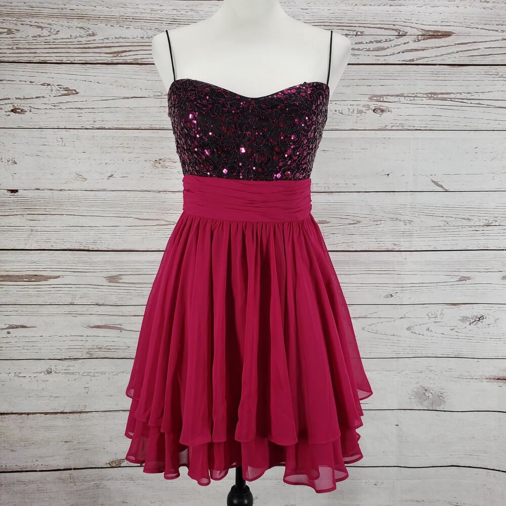Morgan & Co Women's Magenta Sequin Sweetheart Dress Size 3/4